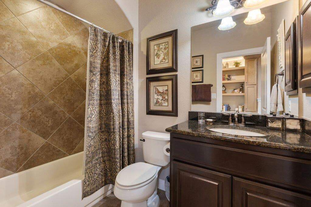 4 Bedroom Single Family Home/House's Image 26