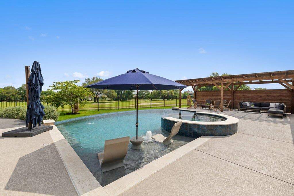 4 Bedroom Single Family Home/House's Image 28