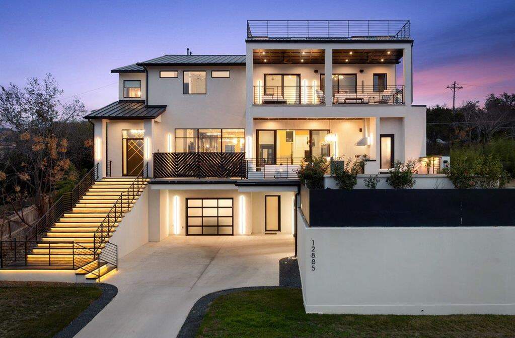 5 Bedroom Single Family Home/House's Image 18