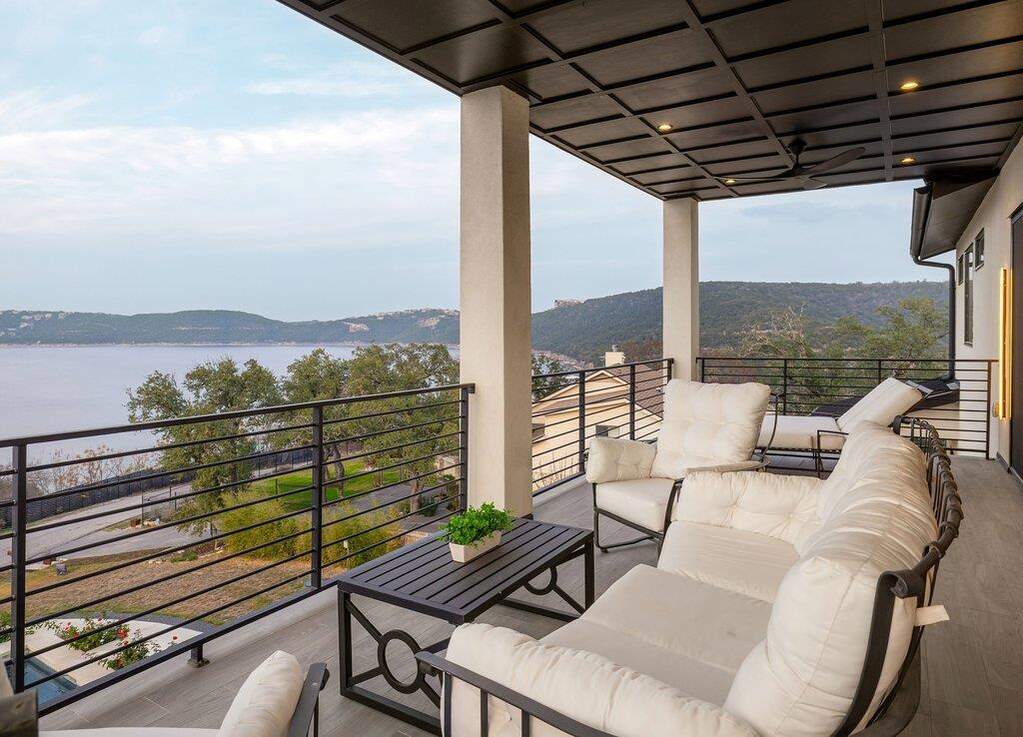 5 Bedroom Single Family Home/House's Image 29