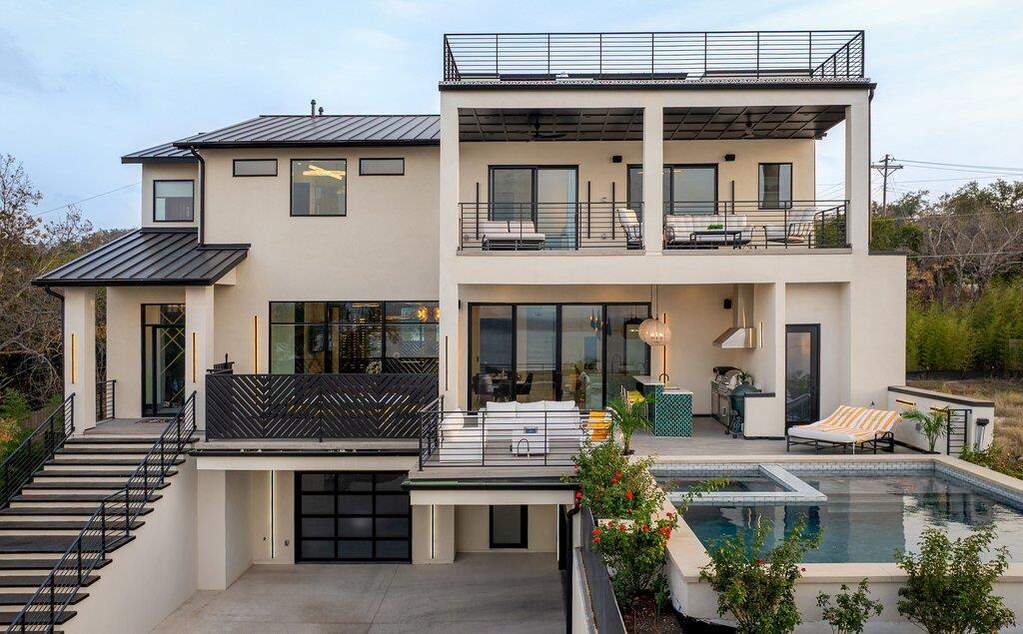 5 Bedroom Single Family Home/House's Image 36