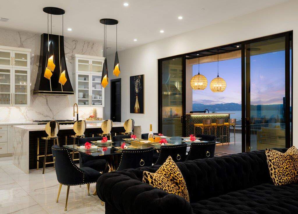 Seamless indoor/outdoor living on the main level.