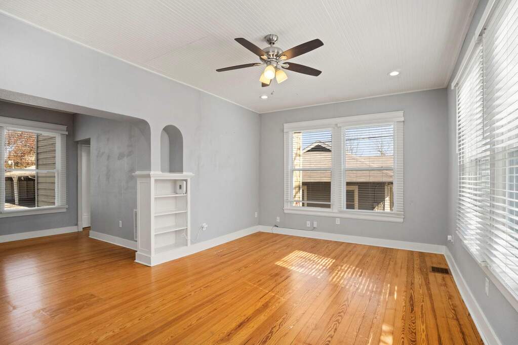 6 Bedroom Multi Unit's Image 9
