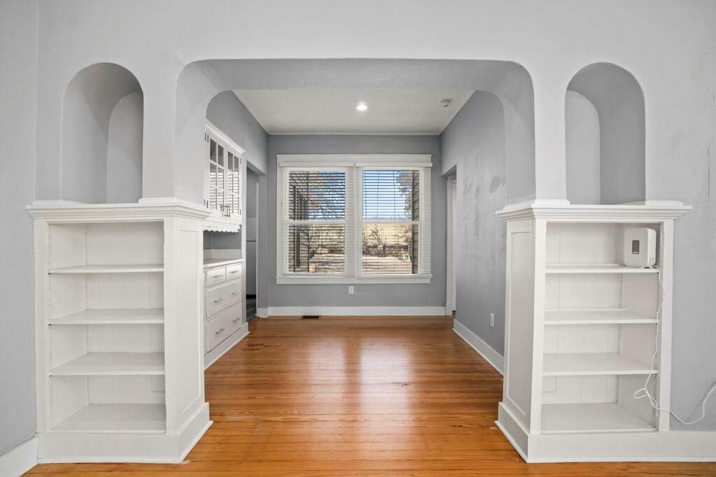 6 Bedroom Multi Unit's Image 11