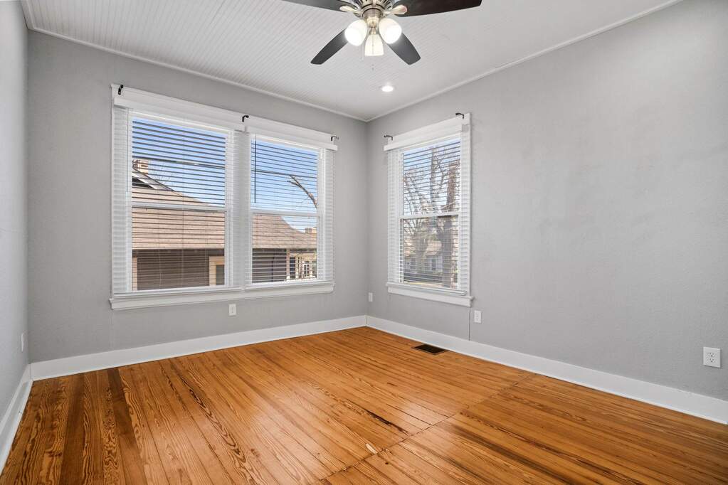 6 Bedroom Multi Unit's Image 14