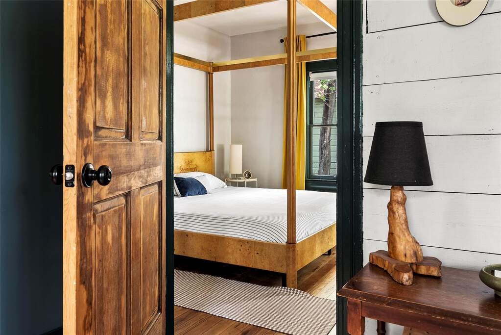 2 Bedroom Single Family Home/House's Image 7