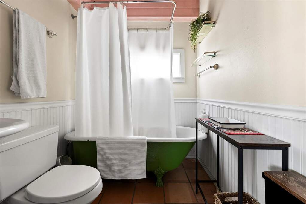 2 Bedroom Single Family Home/House's Image 14