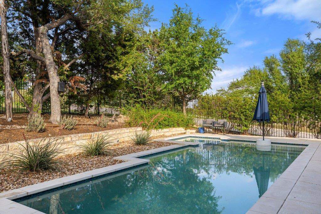 3 Bedroom Single Family Home/House's Image 28