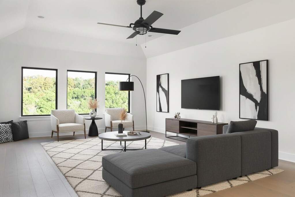 6 Bedroom Single Family Home/House's Image 18