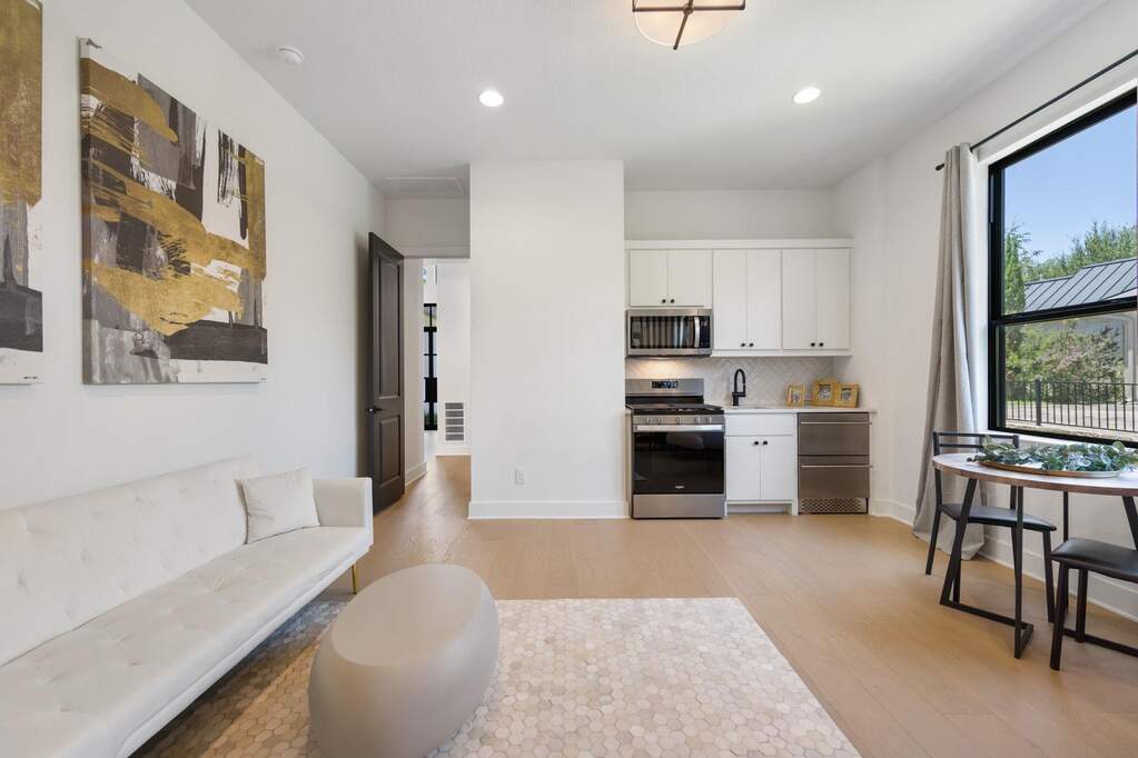 5 Bedroom Single Family Home/House's Image 26