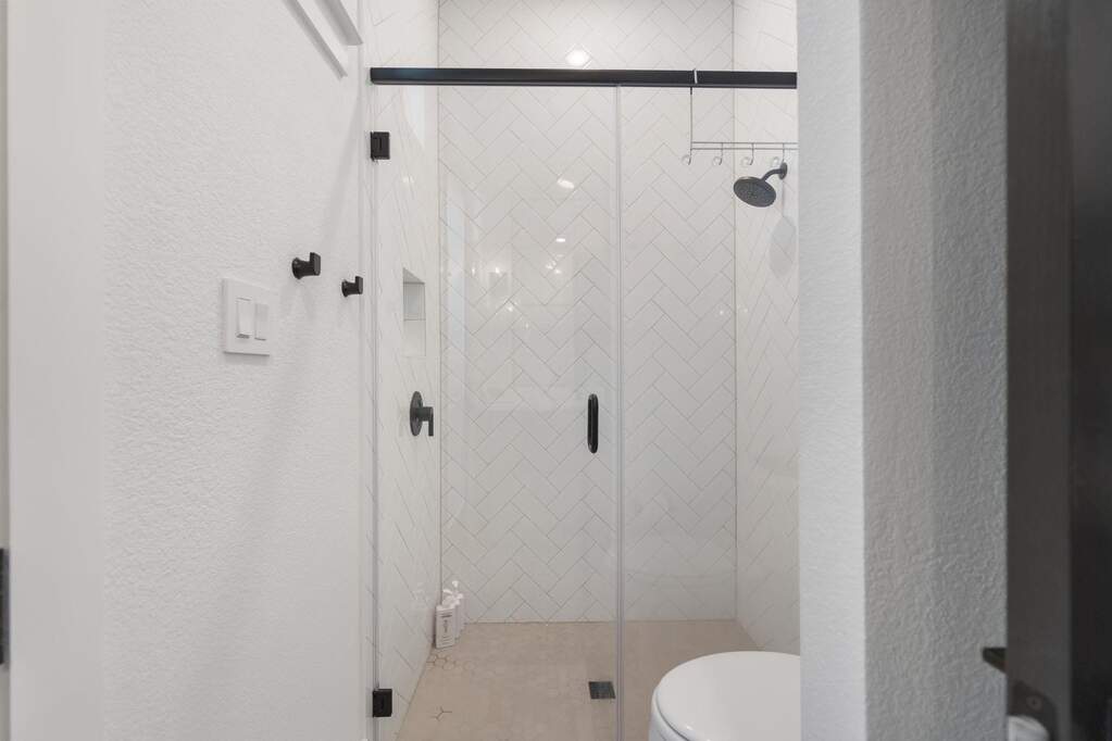 5 Bedroom Single Family Home/House's Image 29