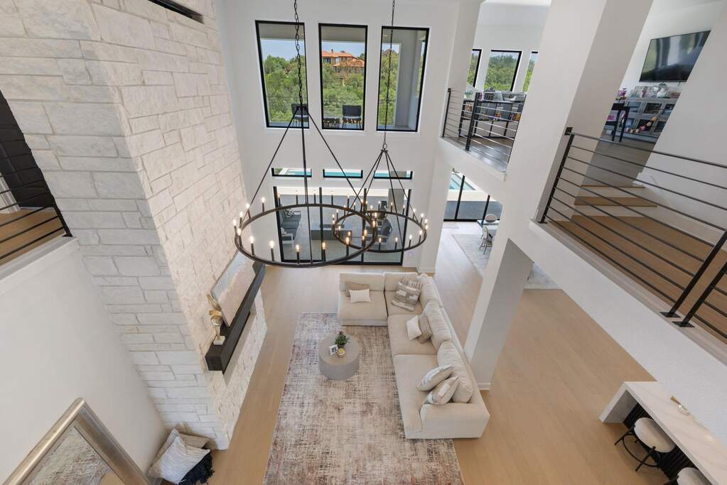 5 Bedroom Single Family Home/House's Image 34