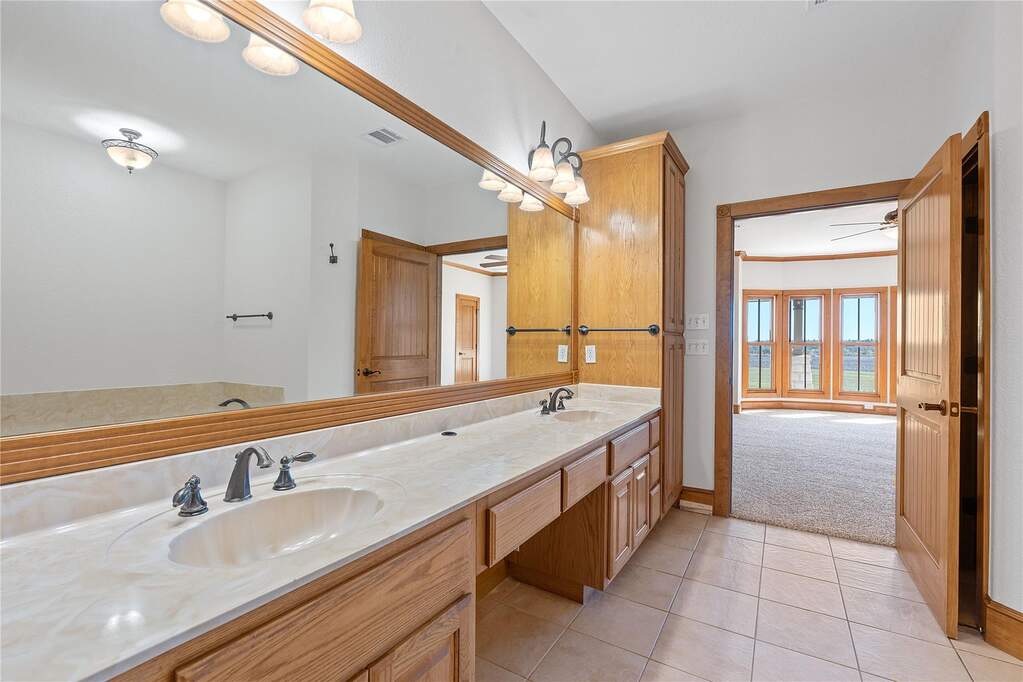 4 Bedroom Farm/Ranch/Plantation's Image 12