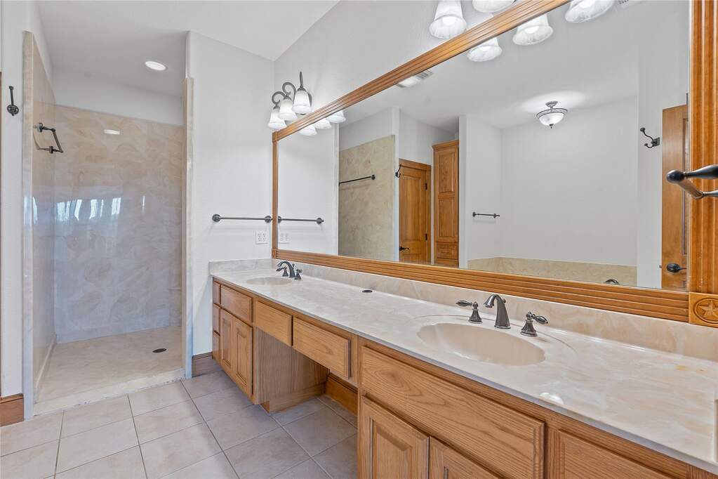 4 Bedroom Farm/Ranch/Plantation's Image 19