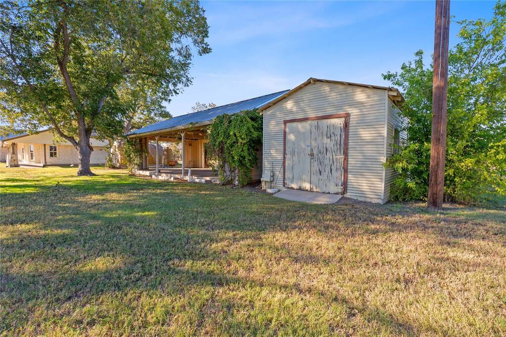 4 Bedroom Farm/Ranch/Plantation's Image 22