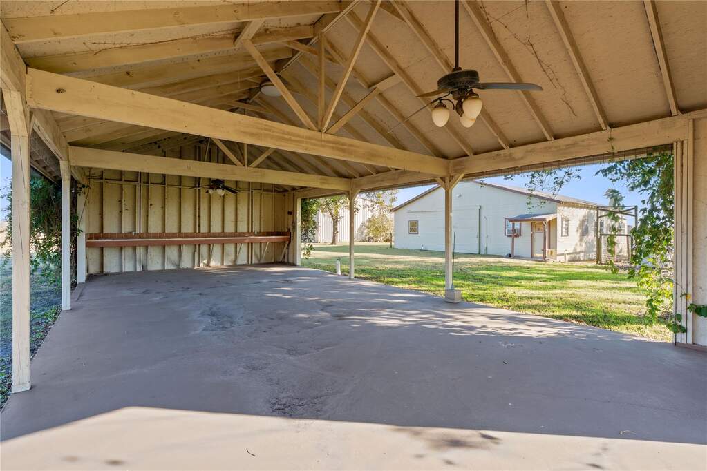 4 Bedroom Farm/Ranch/Plantation's Image 23