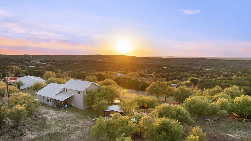 3 Bedroom Farm/Ranch/Plantation's Image 12