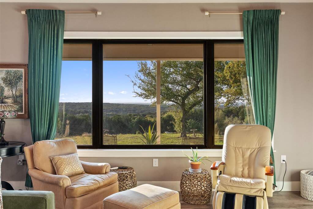 3 Bedroom Farm/Ranch/Plantation's Image 18