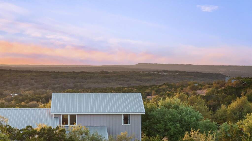 3 Bedroom Farm/Ranch/Plantation's Image 24
