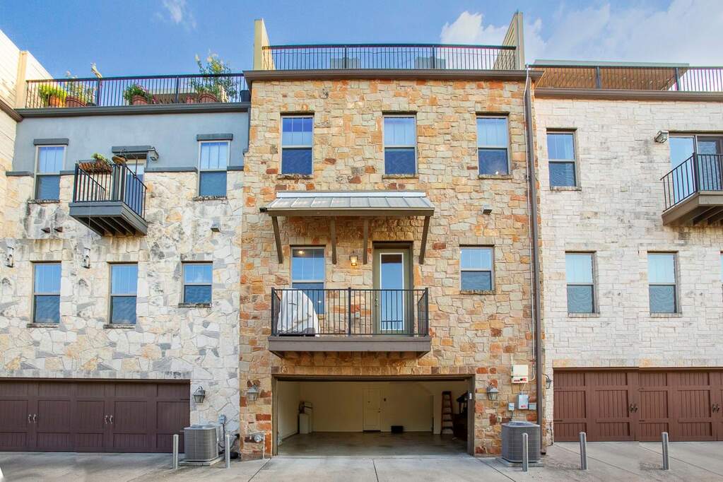3 Bedroom Villa/Townhouse's Image 27