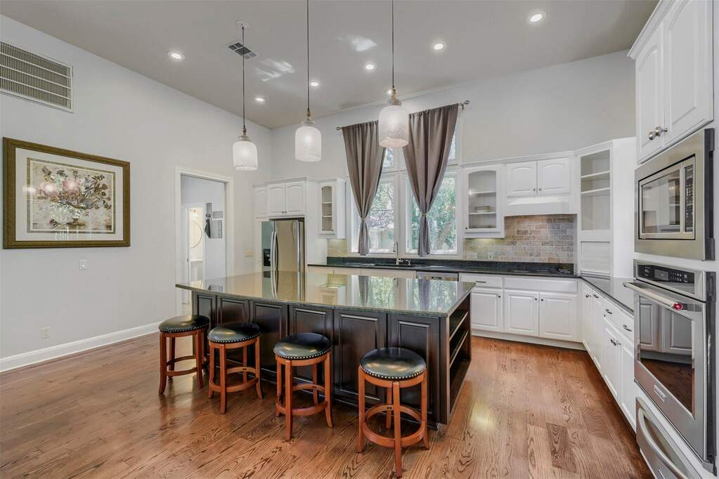 4 Bedroom Single Family Home/House's Image 10