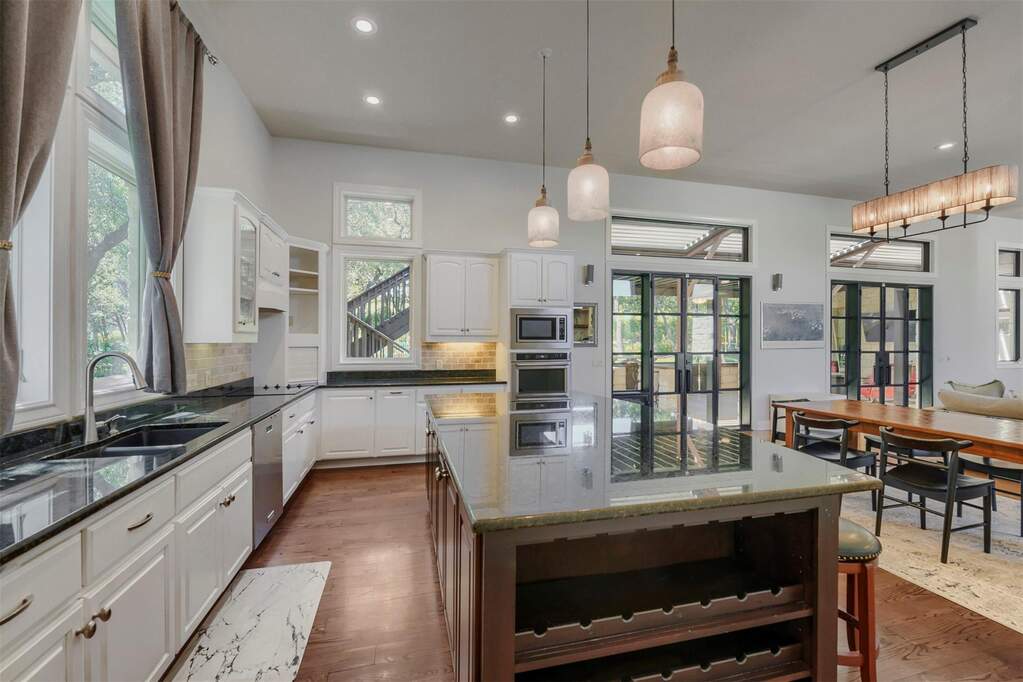4 Bedroom Single Family Home/House's Image 13