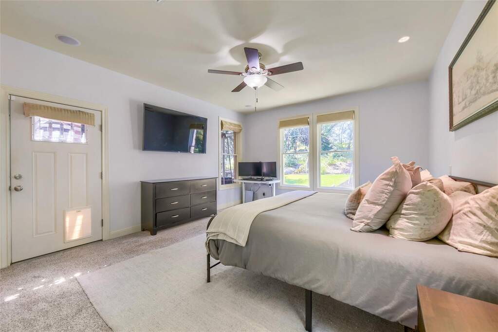 4 Bedroom Single Family Home/House's Image 16