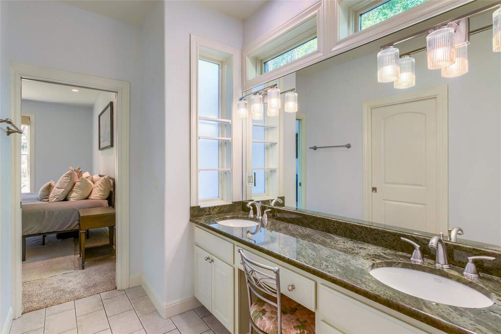 4 Bedroom Single Family Home/House's Image 17