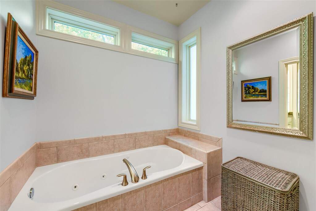 4 Bedroom Single Family Home/House's Image 18
