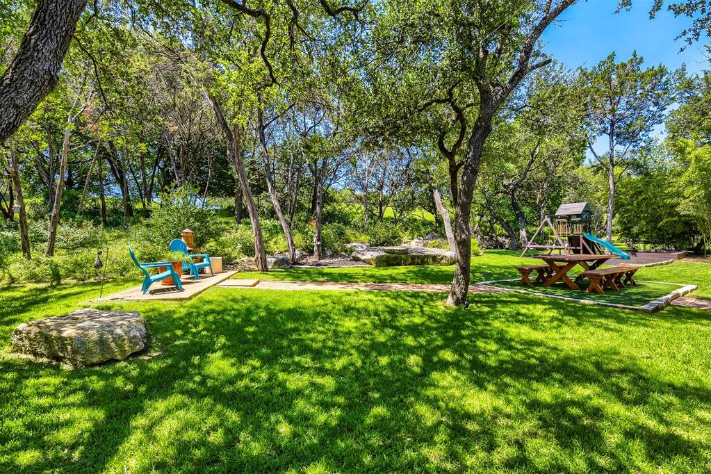 4 Bedroom Single Family Home/House's Image 35