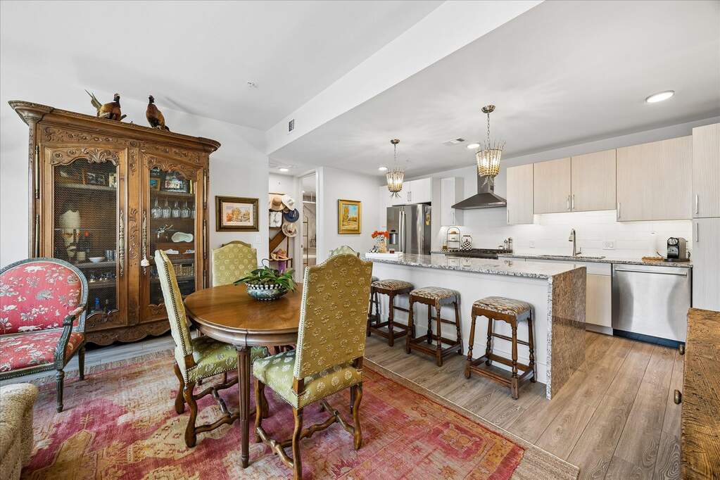 Breakfast bar and kitchen