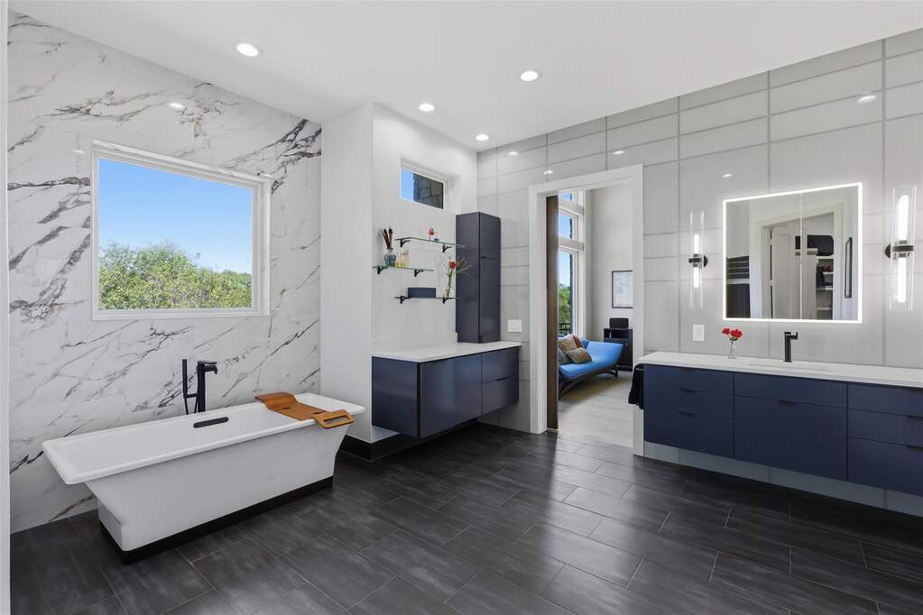 5 Bedroom Single Family Home/House's Image 8
