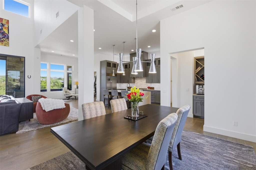 5 Bedroom Single Family Home/House's Image 18