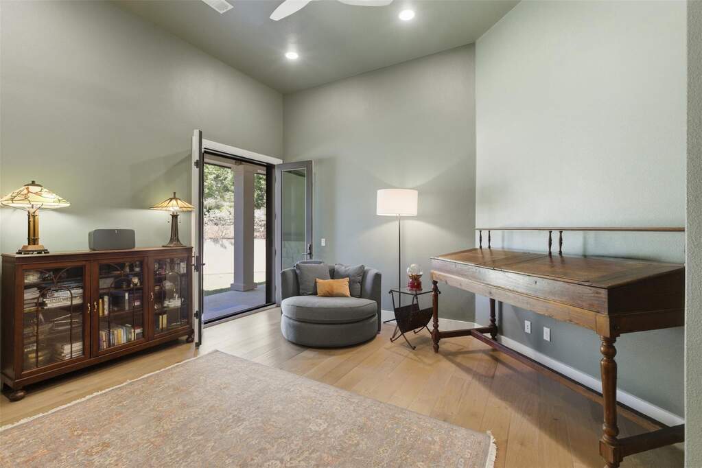5 Bedroom Single Family Home/House's Image 20