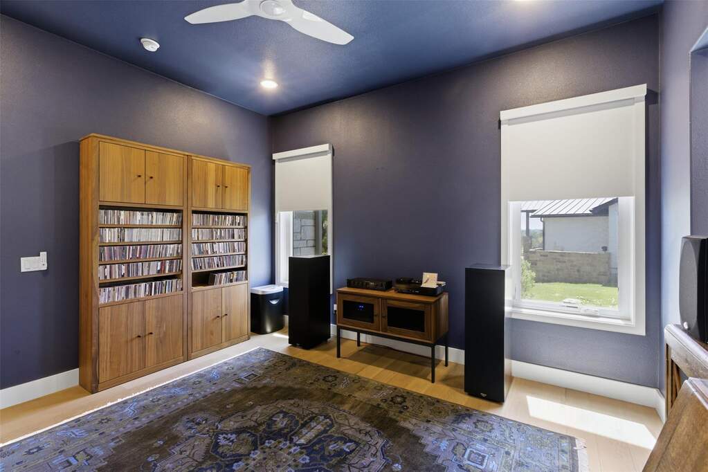 5 Bedroom Single Family Home/House's Image 21