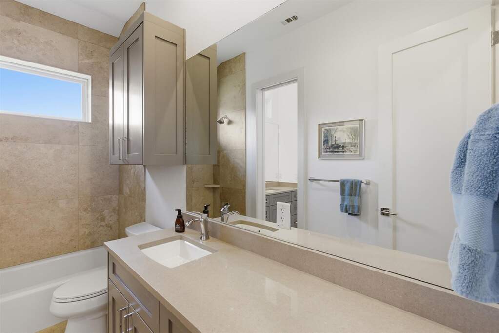 5 Bedroom Single Family Home/House's Image 22
