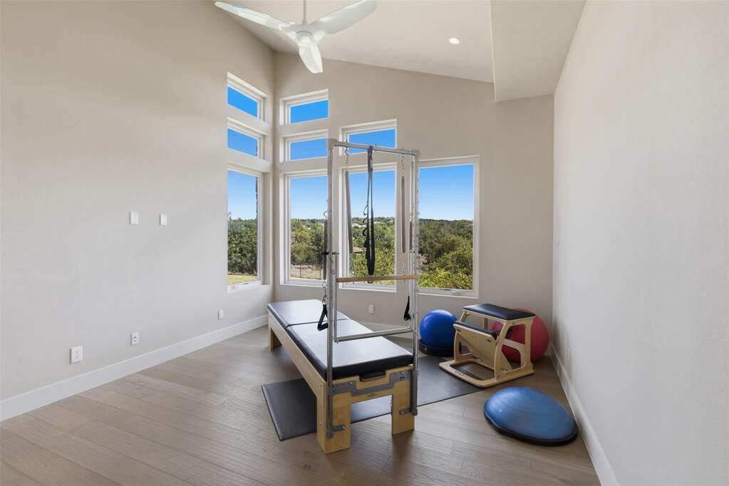 5 Bedroom Single Family Home/House's Image 25