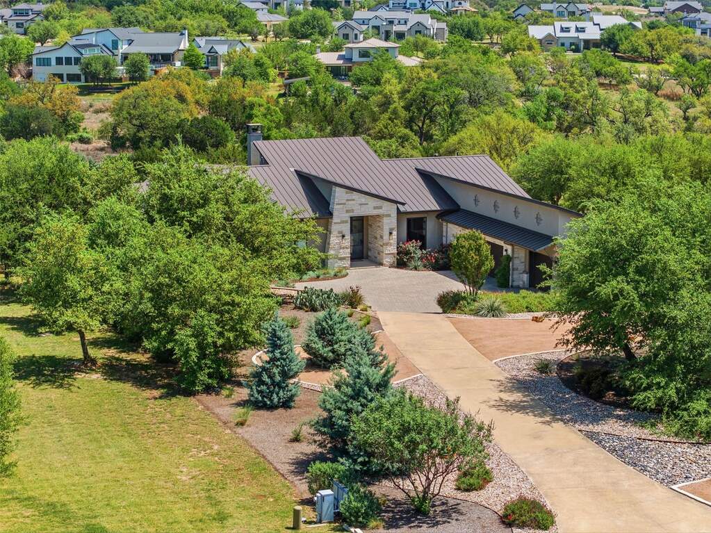 5 Bedroom Single Family Home/House's Image 31