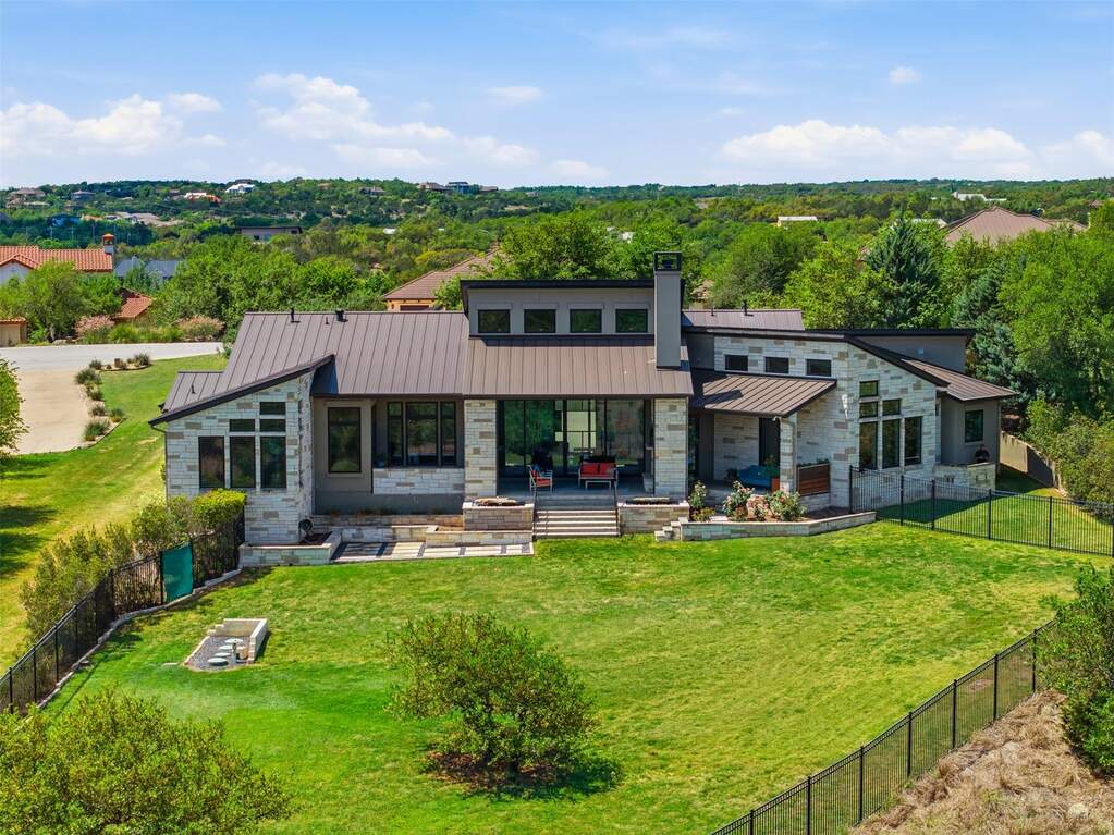 5 Bedroom Single Family Home/House's Image 33