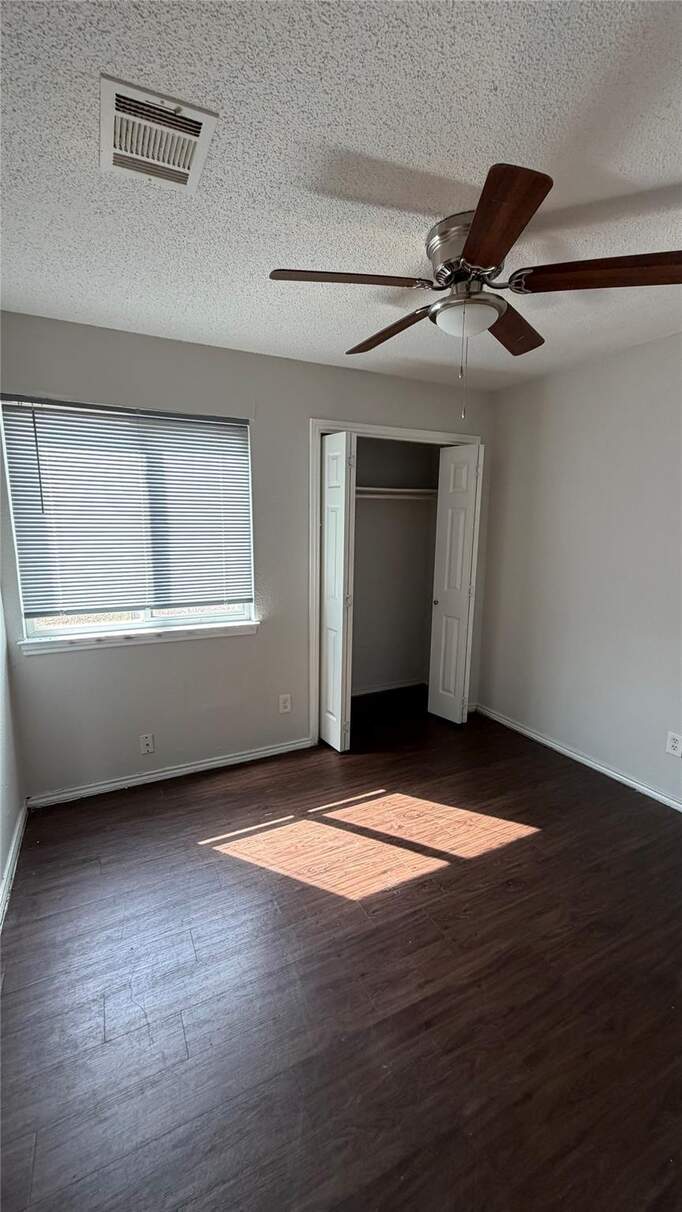 8 Bedroom Multi Unit's Image 7