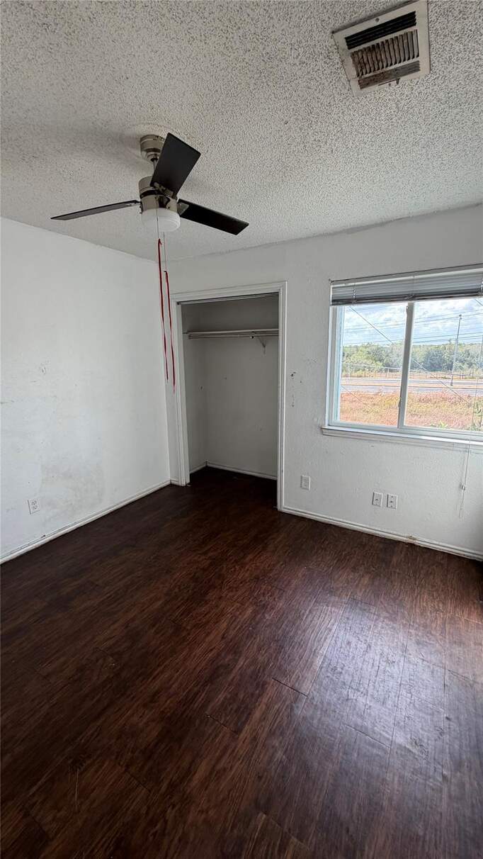 8 Bedroom Multi Unit's Image 3