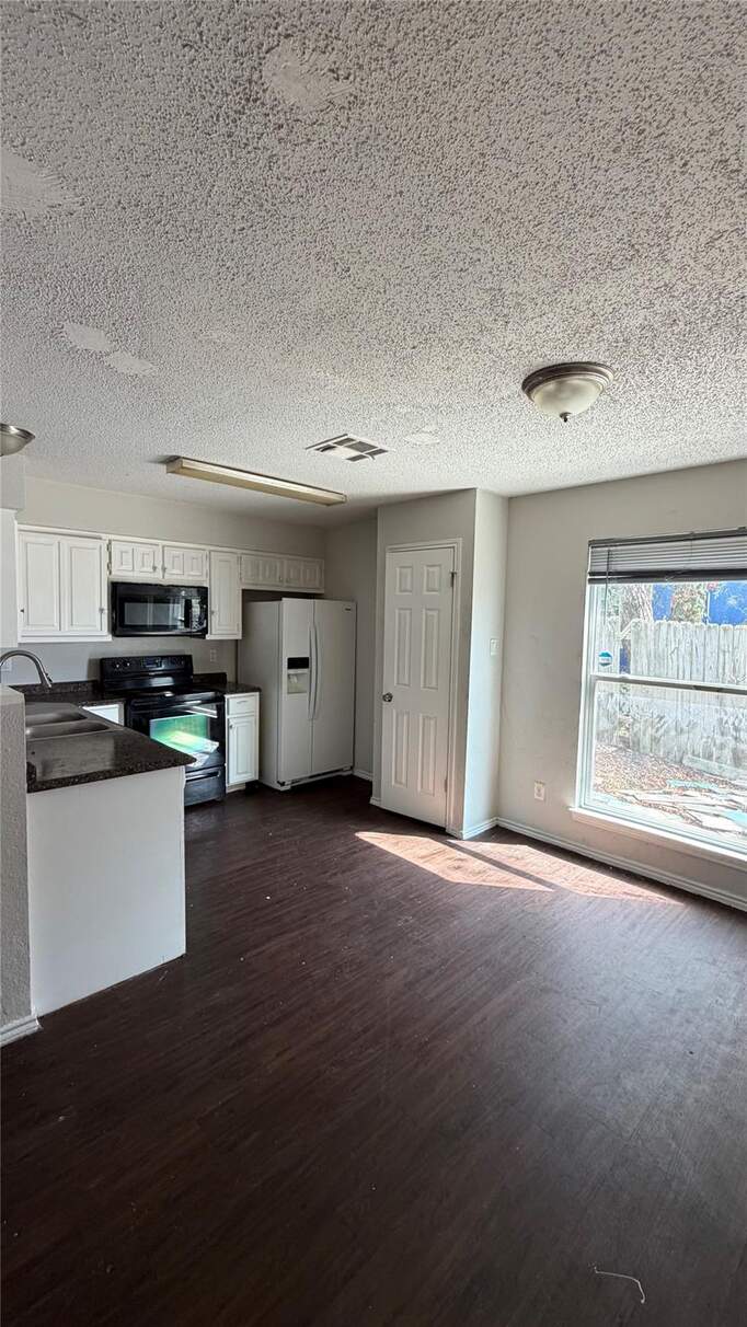 8 Bedroom Multi Unit's Image 6