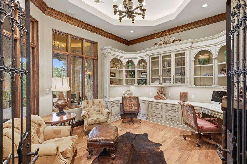 5 Bedroom Single Family Home/House's Image 16
