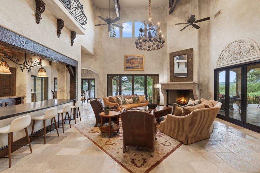 5 Bedroom Single Family Home/House's Image 17