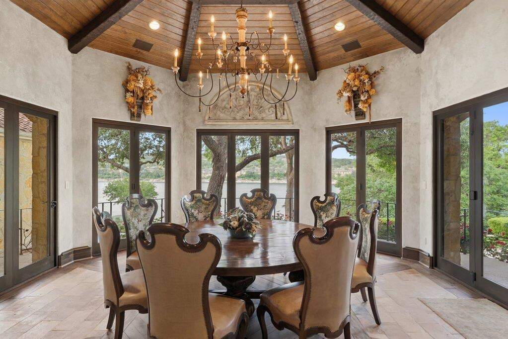 5 Bedroom Single Family Home/House's Image 21