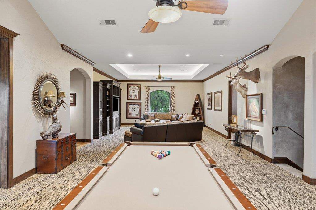 5 Bedroom Single Family Home/House's Image 28