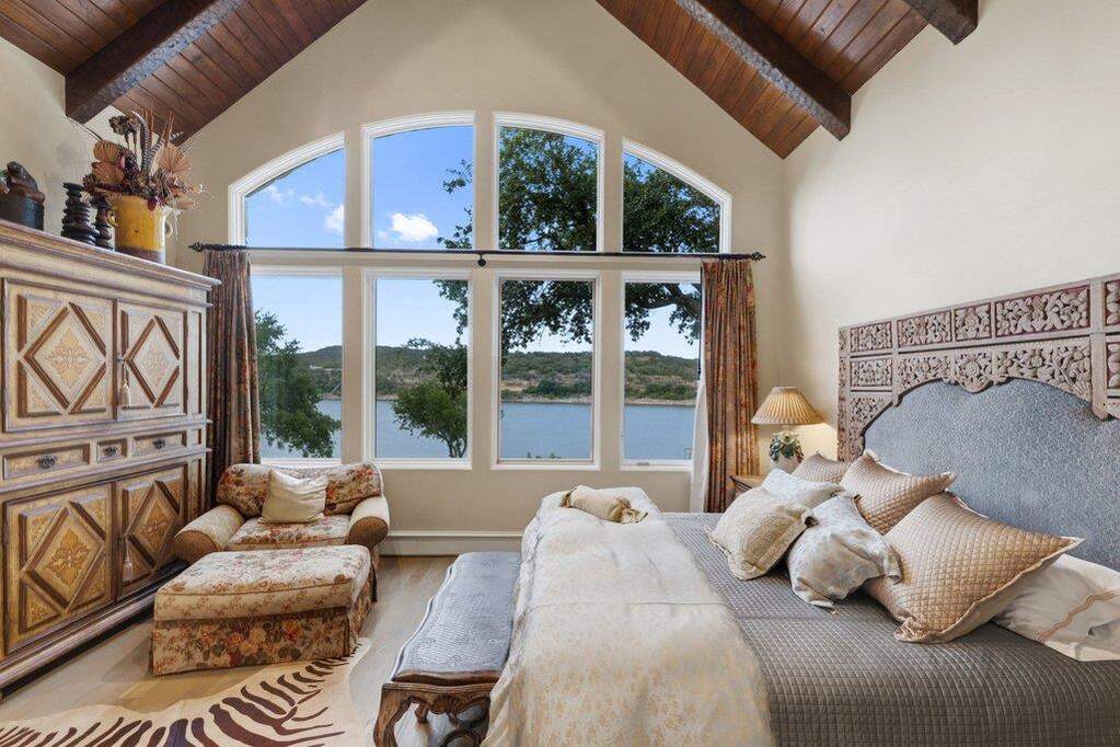 5 Bedroom Single Family Home/House's Image 31