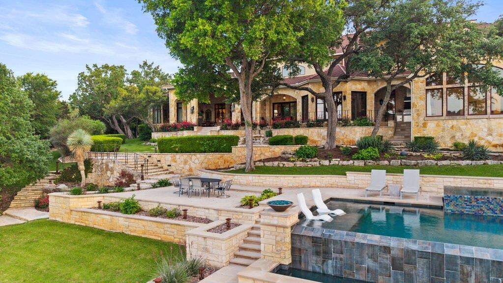 5 Bedroom Single Family Home/House's Image 35