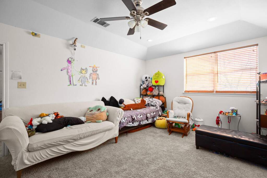 4 Bedroom Single Family Home/House's Image 14