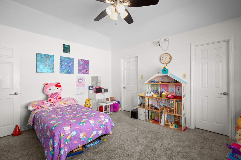 4 Bedroom Single Family Home/House's Image 16